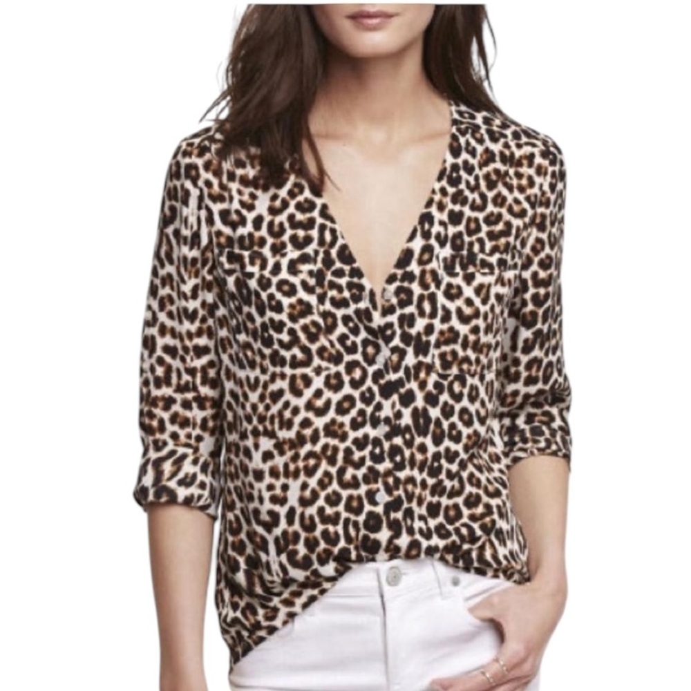 Express Women’s V-neck Animal Print Button Down Pull Up sleeve Top Size S/P